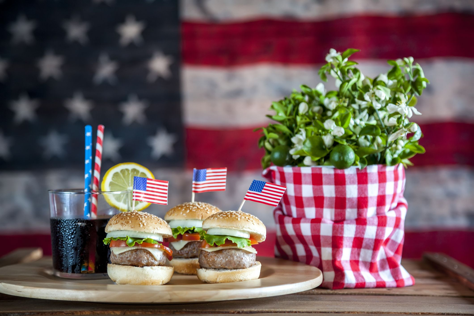 The 5 Best Picnic Foods For Memorial Day and Where You Can Get Them in